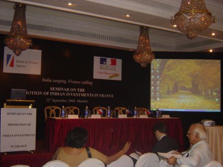 French Consulate Flex with Side Screen